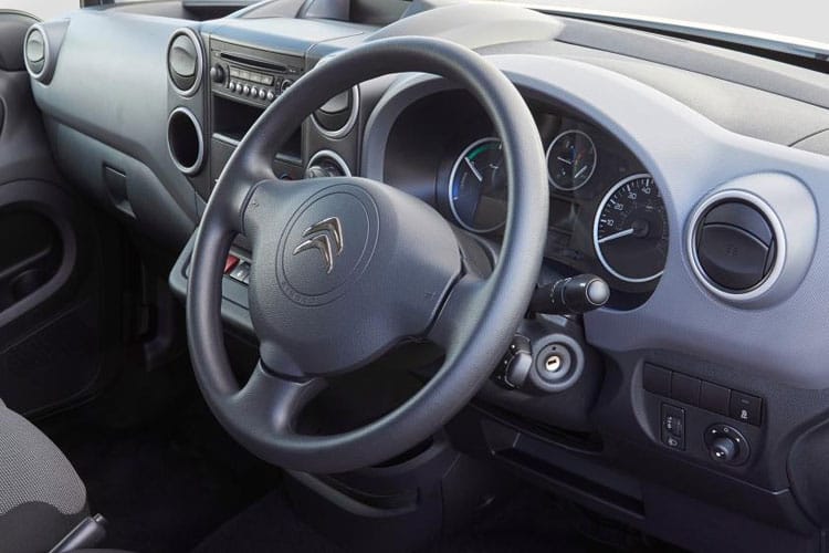 3440397 100kW Max M 52kWh 5dr Auto