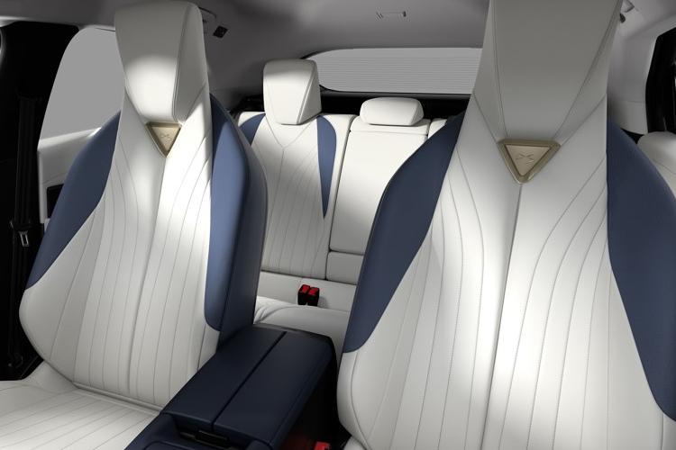 3440578 206kW Etoile 97kWh High Range 5dr Auto