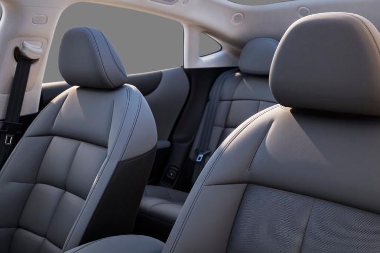 3449177 553kW Performance 100kWh 5dr Auto