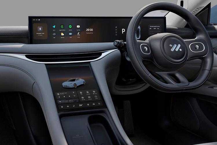 3449177 553kW Performance 100kWh 5dr Auto