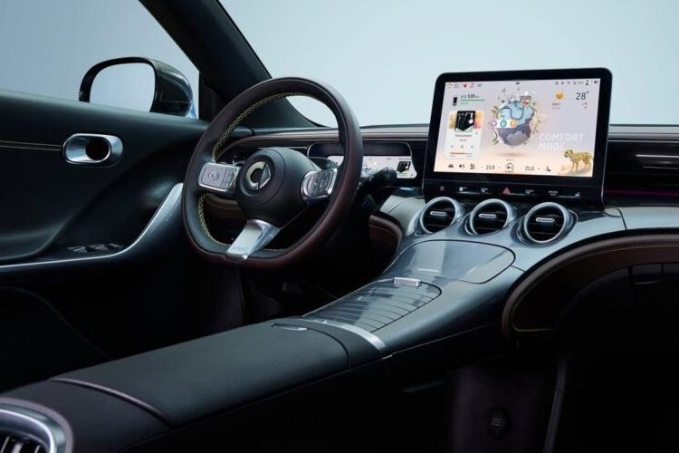 3445711 200kW Premium 66kWh 5dr Auto