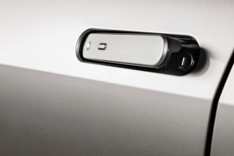 3442515 1.8 Hybrid Design 5dr CVT