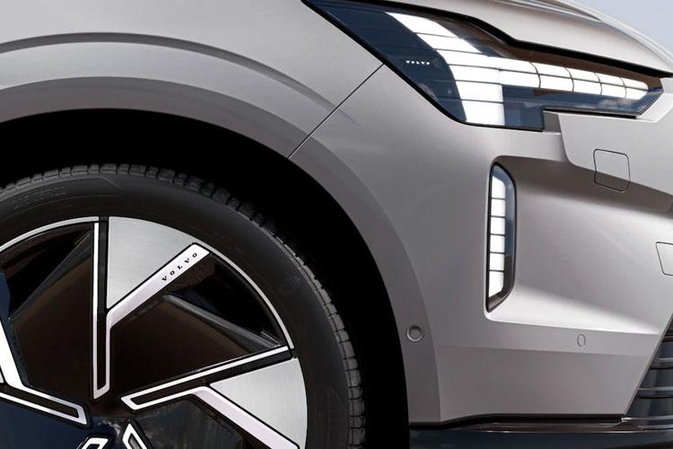 3436855 300kW Twin Motor Plus 111kWh 5dr Auto