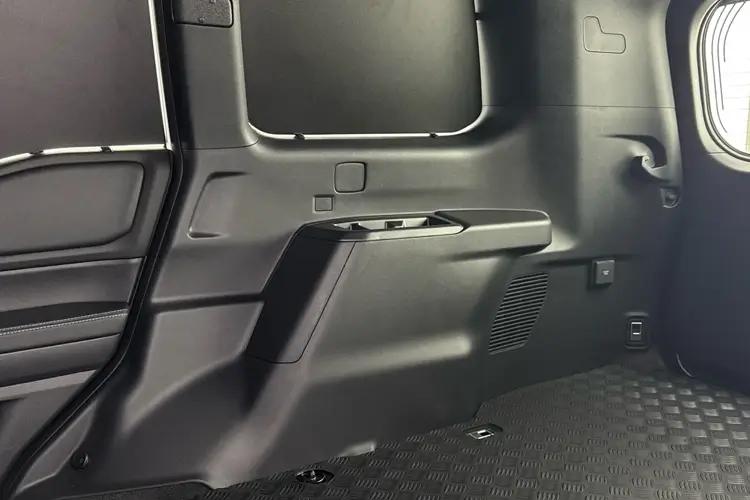 3450222 2.8D 204 Commercial Auto